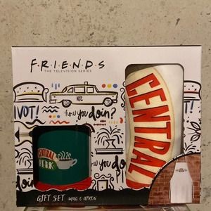 Friends Coffee Mug and Apron Gift Set NEW
